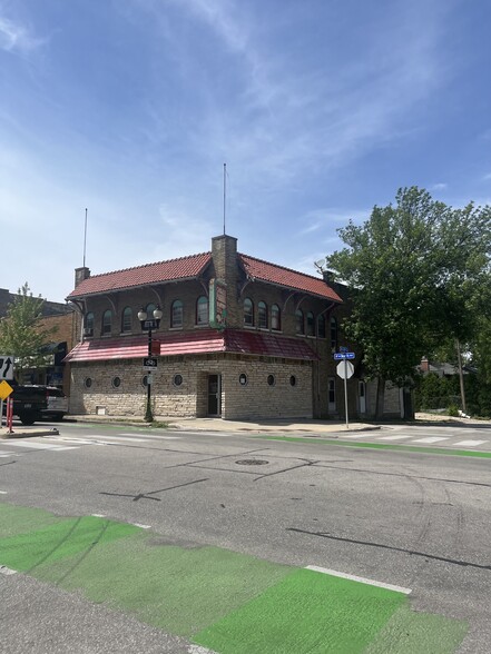 7200 W North Ave, Wauwatosa, WI for lease - Building Photo - Image 1 of 2