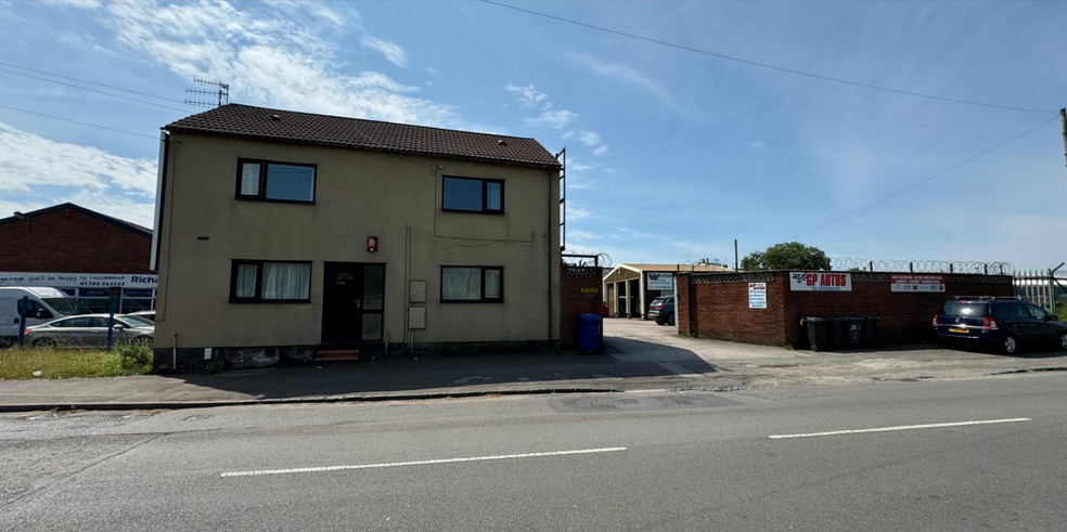 224 London Rd, Newcastle Under Lyme for sale - Building Photo - Image 1 of 1