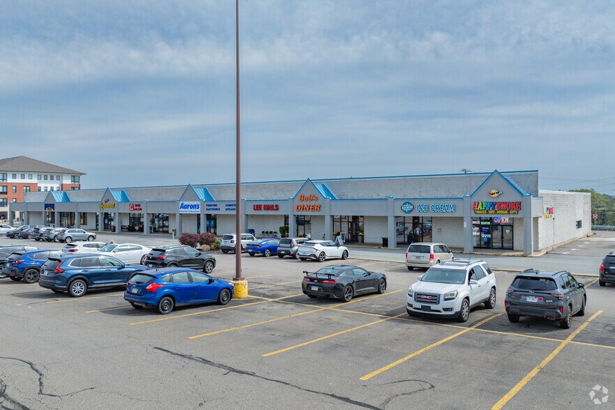 1811-1833 Mckees Rocks Rd, McKees Rocks, PA for lease - Primary Photo - Image 1 of 17