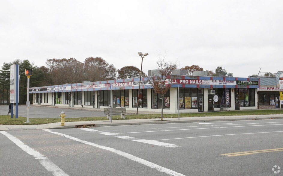 2 Warren Ave, Farmingville, NY for sale - Primary Photo - Image 1 of 1