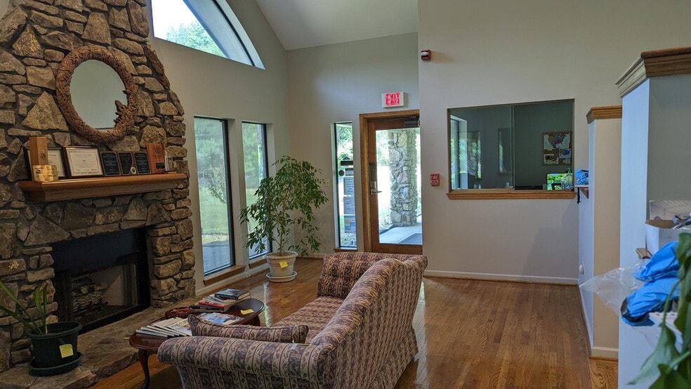 Redmond Rd & Paradise Park Rd portfolio of 8 properties for sale on LoopNet.com - Building Photo - Image 2 of 5