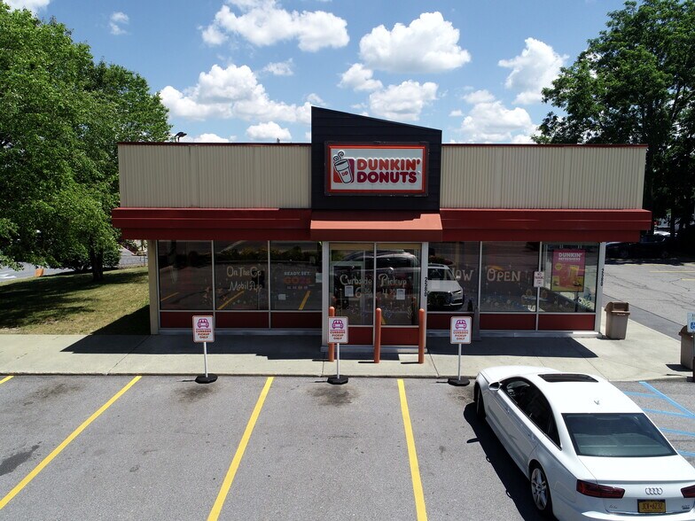 2580 South Rd, Poughkeepsie, NY 12601