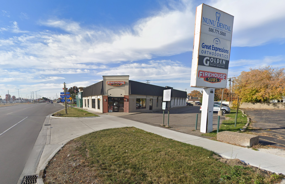 27115 Gratiot Ave, Roseville, MI for lease - Building Photo - Image 1 of 1