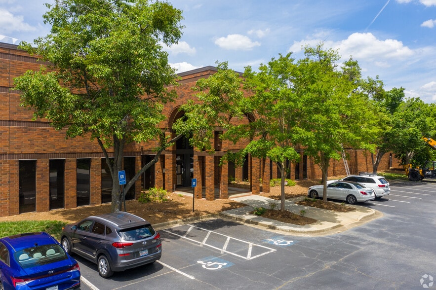 8075 Troon Cir, Austell, GA for sale - Building Photo - Image 1 of 1