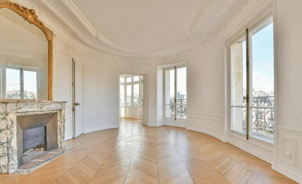 Office in Paris for lease - Interior Photo - Image 2 of 7