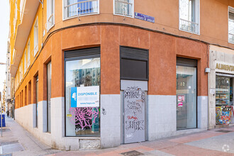 Retail in Madrid, MAD for lease Interior Photo- Image 2 of 2