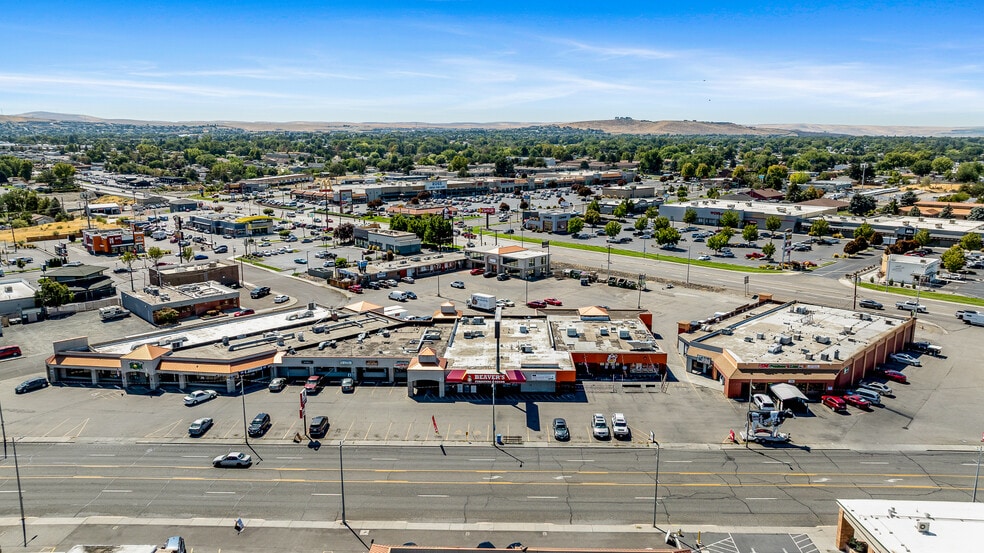 Kennewick Village portfolio of 7 properties for sale on LoopNet.com - Building Photo - Image 2 of 5