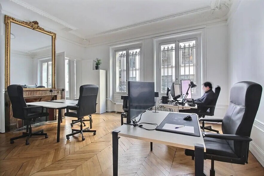 Office in Paris for lease - Interior Photo - Image 1 of 5