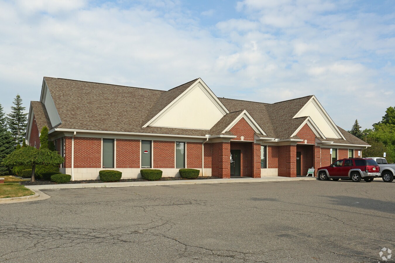 15450 Northline Rd, Southgate, MI 48195