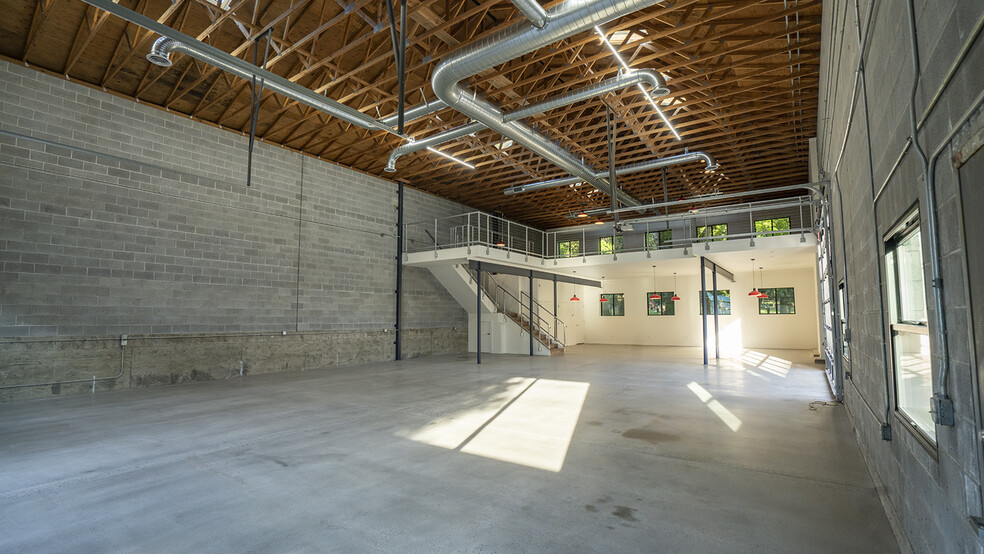 726-728 SE 20th Ave, Portland, OR for lease - Interior Photo - Image 3 of 21