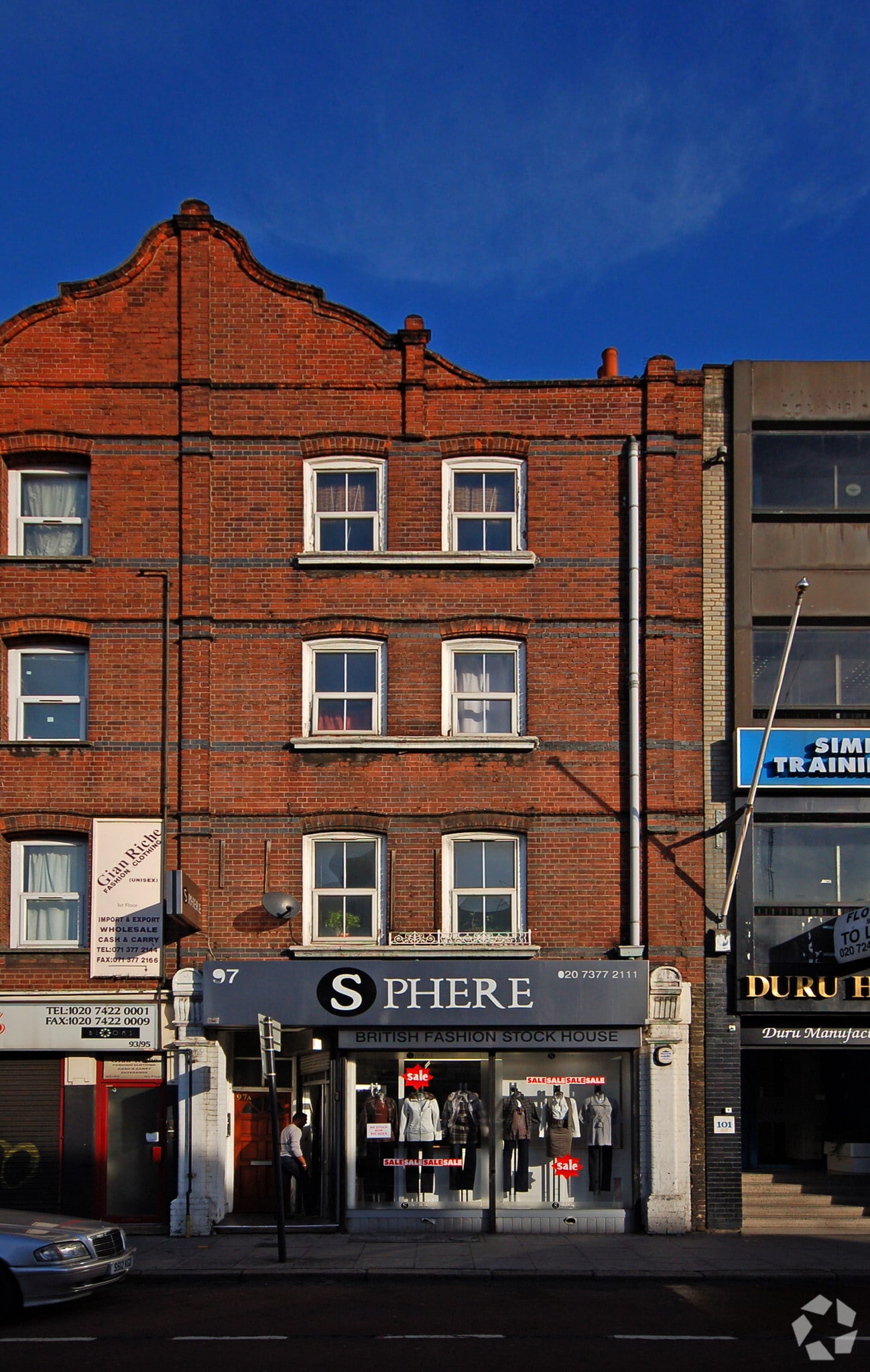 97 Commercial Rd, London for sale Primary Photo- Image 1 of 1