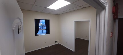 55 Carleton Ave, East Islip, NY for lease Interior Photo- Image 2 of 7