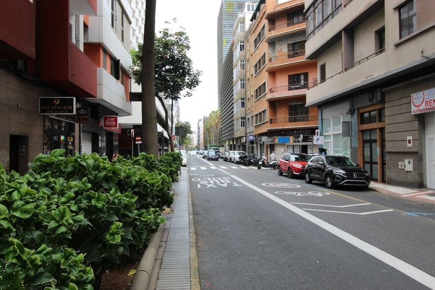 Calle Albareda, 28, Las Palmas de Gran Canaria, Las Palmas for sale - Building Photo - Image 2 of 11