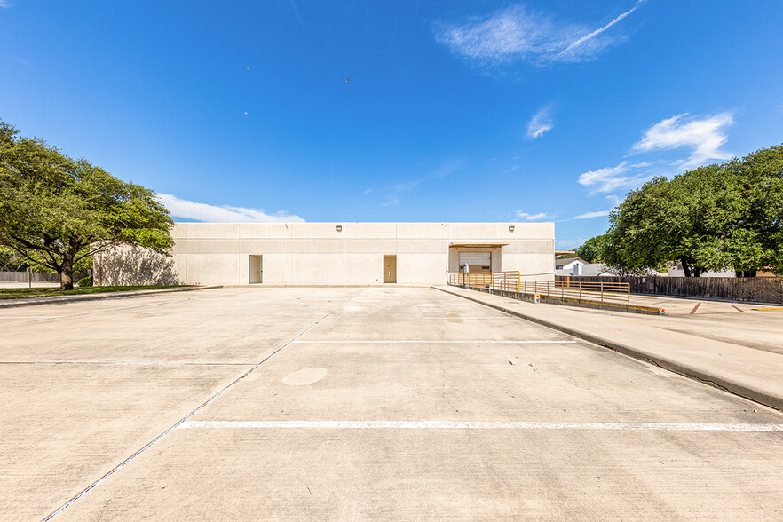 6603 1st Park Ten Blvd, San Antonio, TX for lease - Building Photo - Image 3 of 6