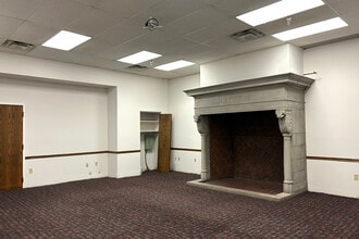 120 W 7th St, Bloomington, IN for lease Interior Photo- Image 2 of 10