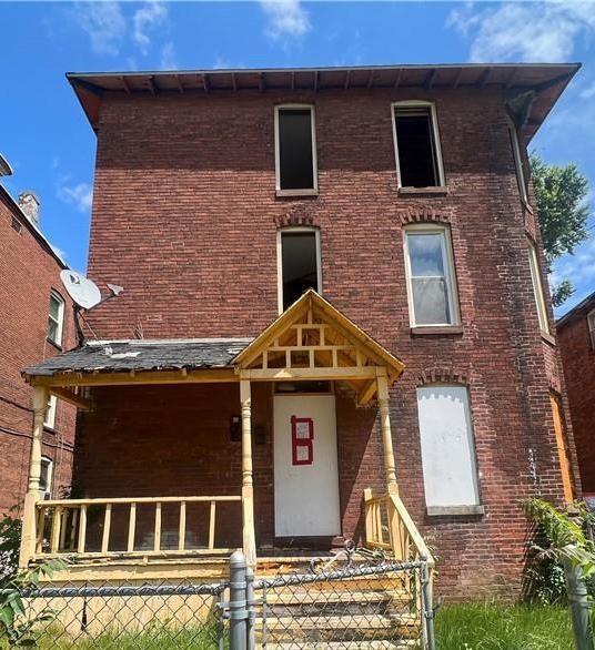 32 Martin St, Hartford, CT 06120