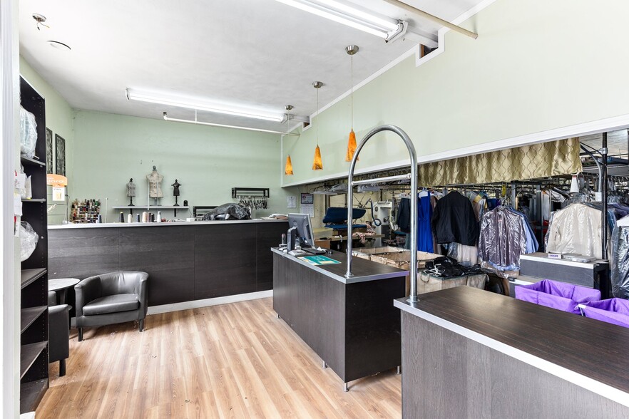 655 Saw Mill Brook Pky, Newton, MA for sale - Building Photo - Image 3 of 8