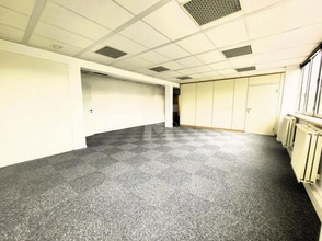 Office in Évry for lease Interior Photo- Image 2 of 5