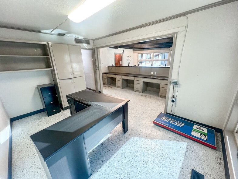 3400 N Big Spring St, Midland, TX for sale - Interior Photo - Image 3 of 34