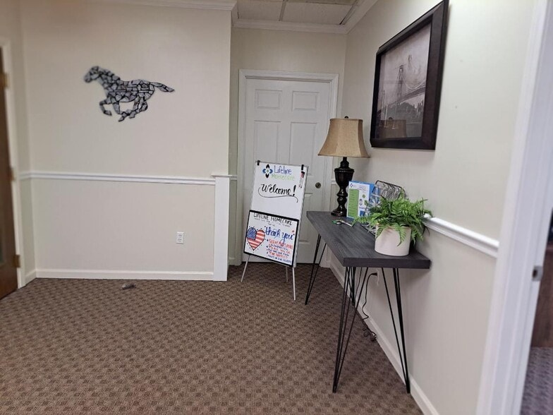 1600 Scottsville Rd, Bowling Green, KY for lease - Building Photo - Image 2 of 12