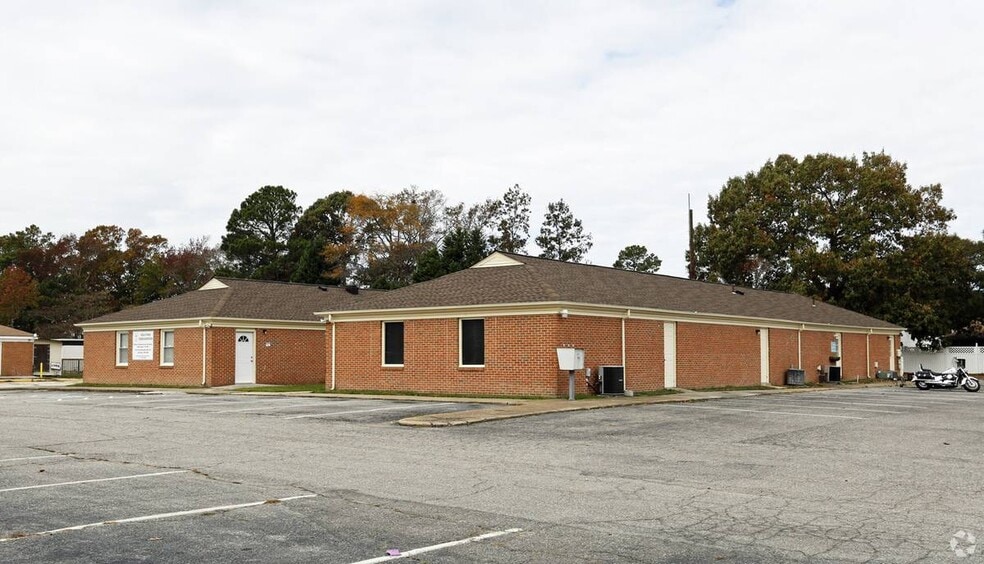 3692 S Plaza Trl, Virginia Beach, VA for lease - Building Photo - Image 2 of 3