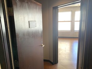 453 S Spring St, Los Angeles, CA for lease Interior Photo- Image 1 of 12