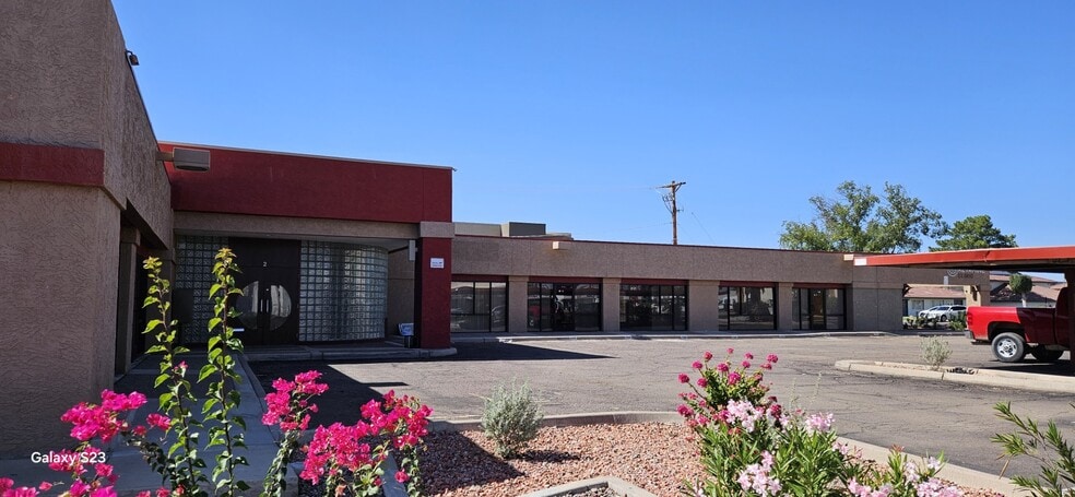 4045 E McDowell Rd, Phoenix, AZ for lease - Building Photo - Image 3 of 13