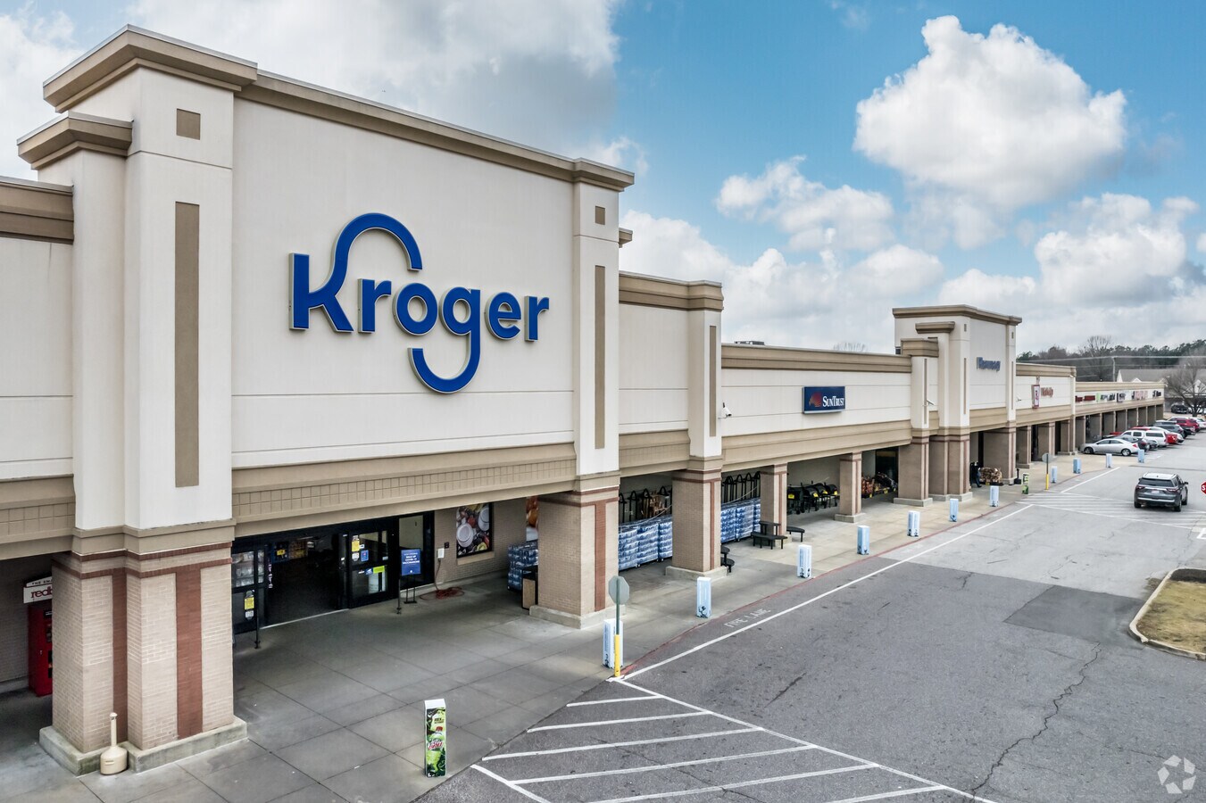 74117430 Goodman Rd, Olive Branch, MS 38654 Village Shops of