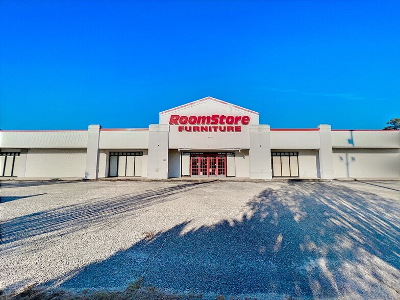 2702 Ross Clark Cir, Dothan, AL for sale - Building Photo - Image 1 of 1
