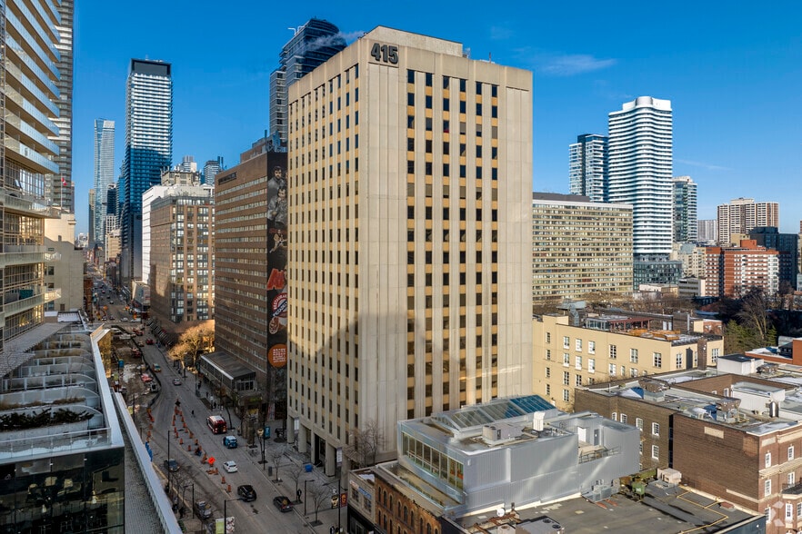 415 Yonge St, Toronto, ON for lease - Building Photo - Image 1 of 6