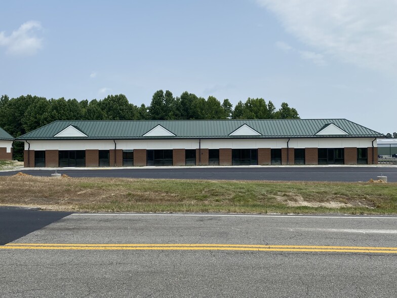 25210 Hofheimer Way, North Dinwiddie, VA for lease - Building Photo - Image 1 of 8