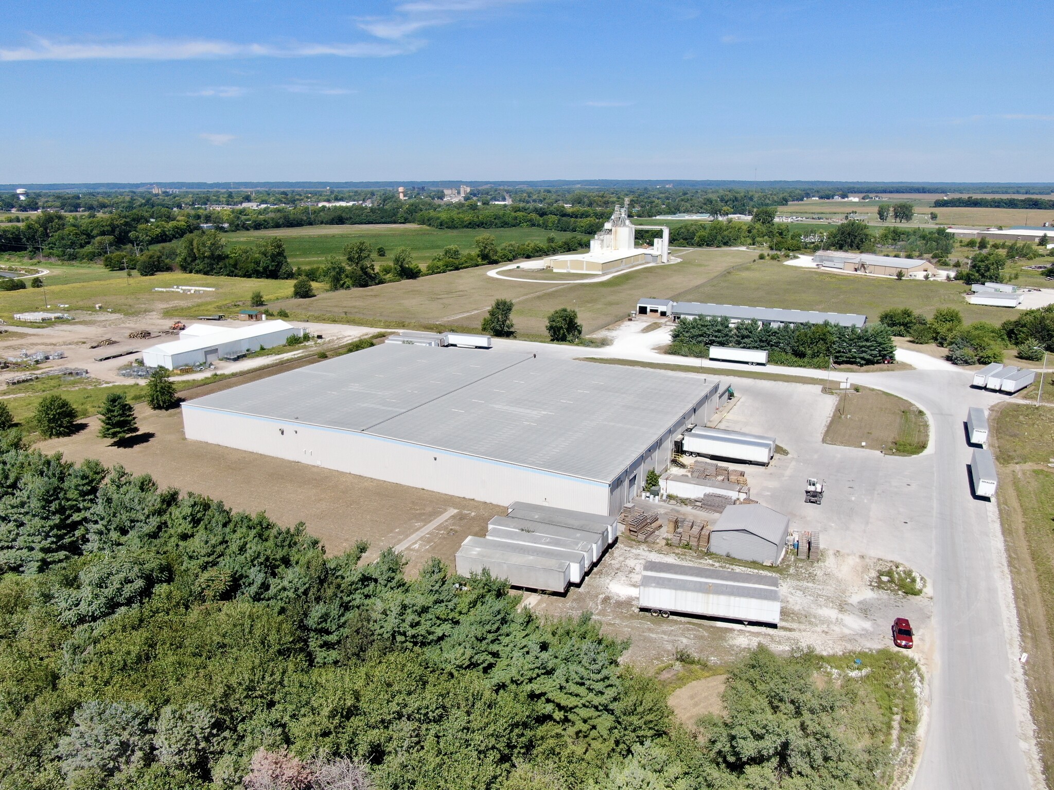 100 Forest Ln, Beardstown, IL for sale Primary Photo- Image 1 of 26