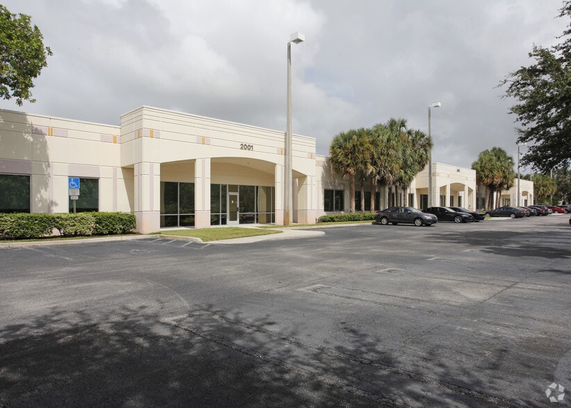 2001 NW 64th St, Fort Lauderdale, FL for lease - Building Photo - Image 3 of 30
