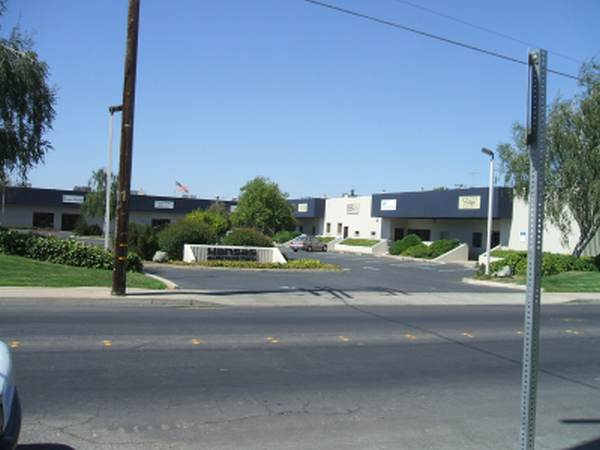 1101-1141 Kansas Ave, Modesto, CA for sale - Building Photo - Image 1 of 1