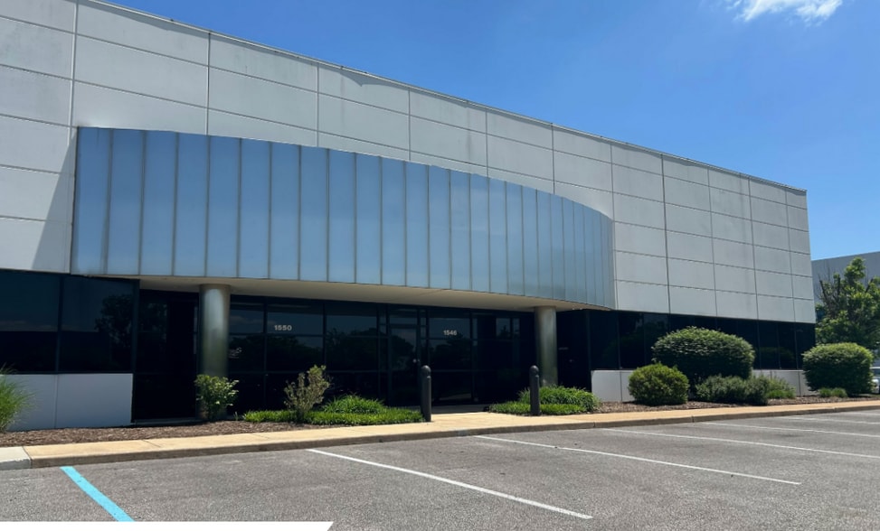 1546-1552 Fencorp Dr, Fenton, MO for lease - Building Photo - Image 1 of 2