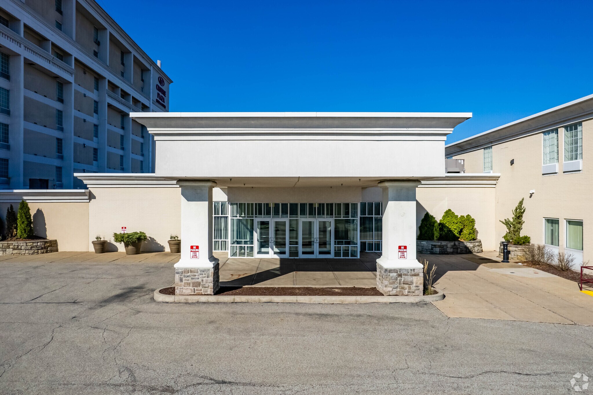 164 Fort Couch Rd, Pittsburgh, PA 15241 Crowne Plaza Pittsburgh South