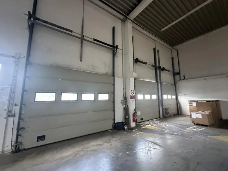 Industrial in Goussainville for lease - Interior Photo - Image 3 of 7