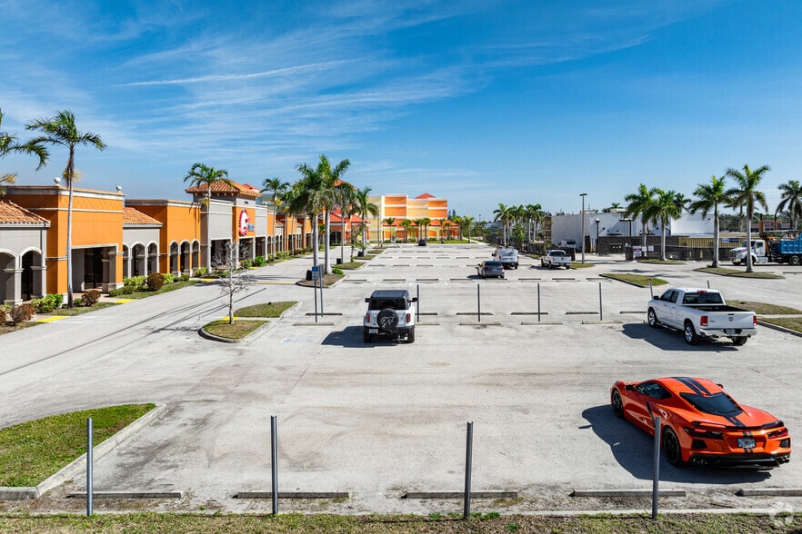 1141 Pine Island Rd SW, Cape Coral, FL for lease - Building Photo - Image 2 of 11