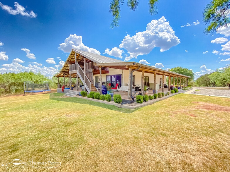 214 County Road 330, Buffalo Gap, TX for sale - Building Photo - Image 1 of 1