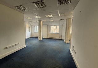 54 Campo Ln, Sheffield for lease Interior Photo- Image 2 of 4