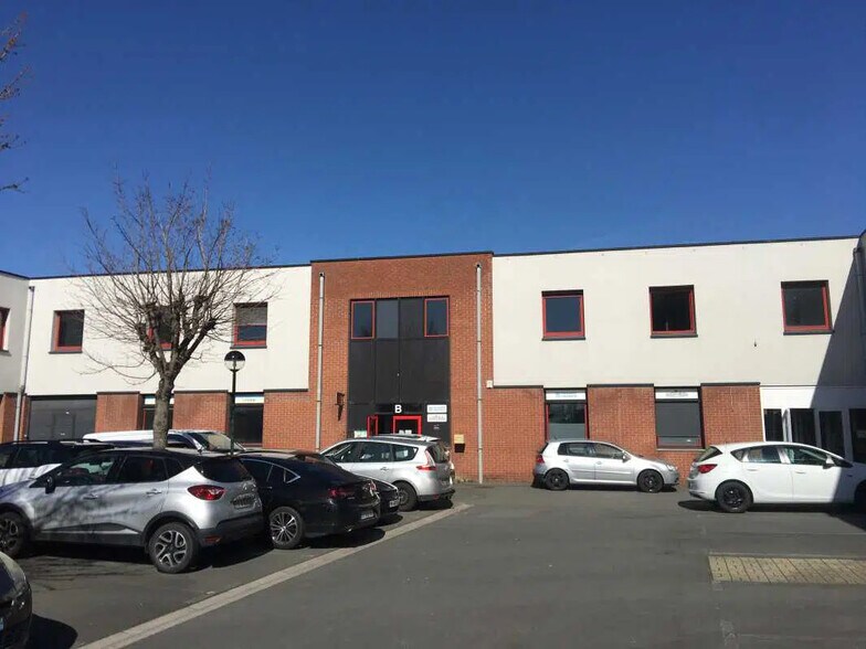 Office in La Madeleine for lease - Building Photo - Image 2 of 6