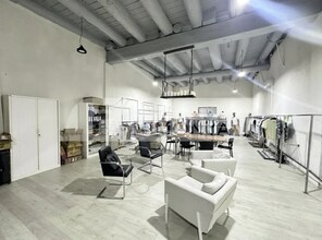 98 Rue De L'Eveche, Marseille for sale Interior Photo- Image 1 of 3