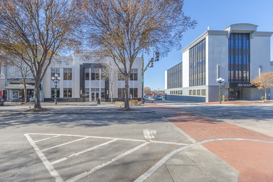 129 N Main St, Anderson, SC for lease - Building Photo - Image 3 of 103