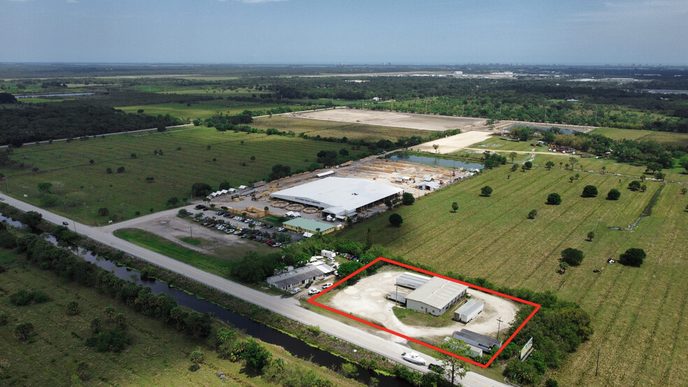 2550 N Kings Hwy, Fort Pierce, FL for sale - Building Photo - Image 1 of 1