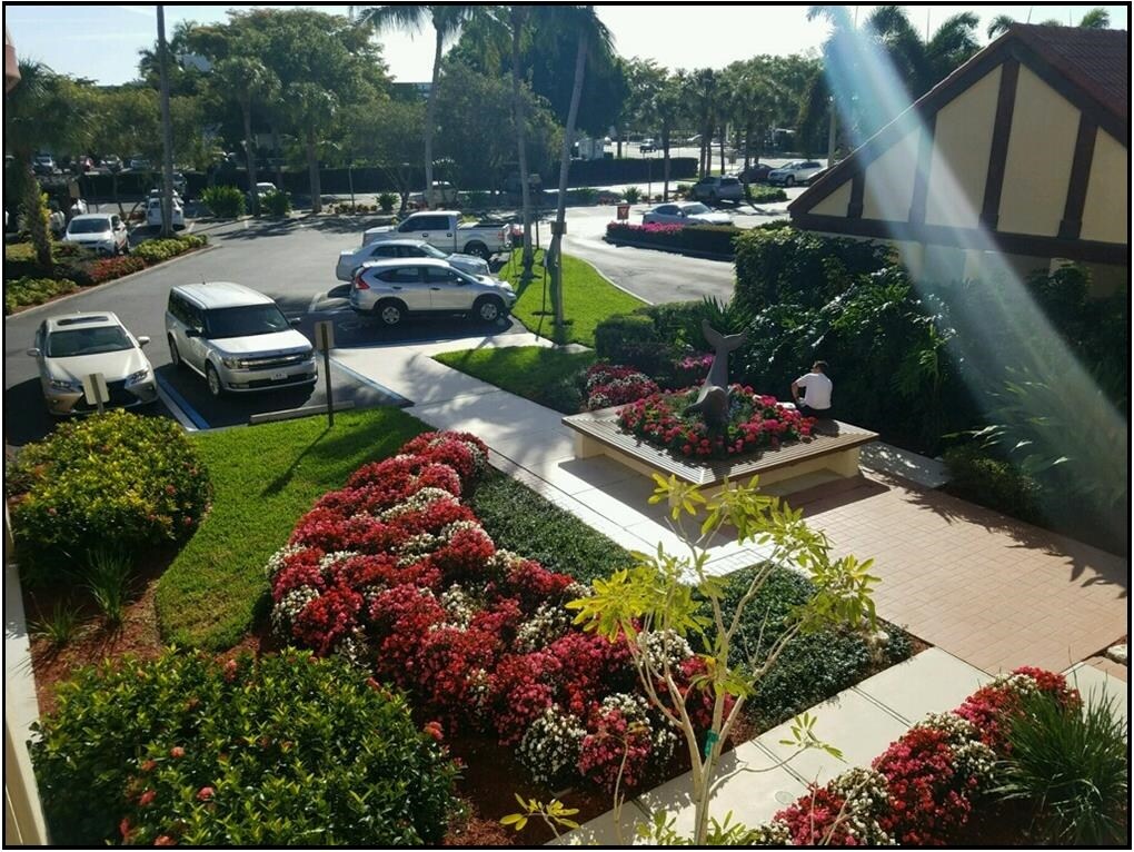 801 Anchor Rode Dr, Naples, FL 34103