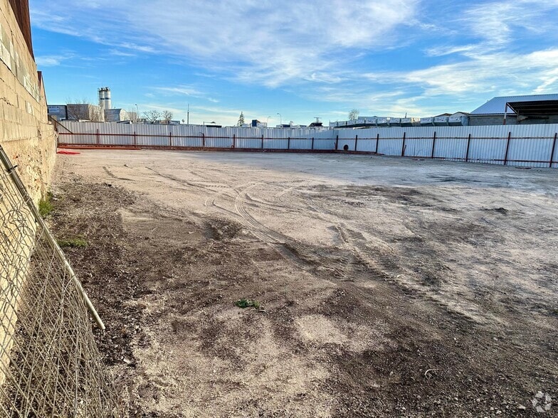 Calle Bernarda García, 14, Madrid, Madrid for lease - Building Photo - Image 1 of 10