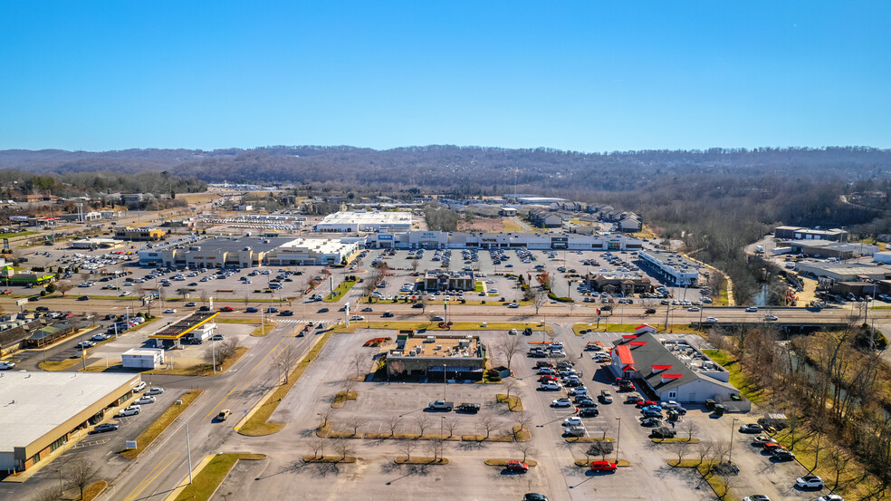 1920 N Eastman Rd, Kingsport, TN for lease - Building Photo - Image 3 of 12