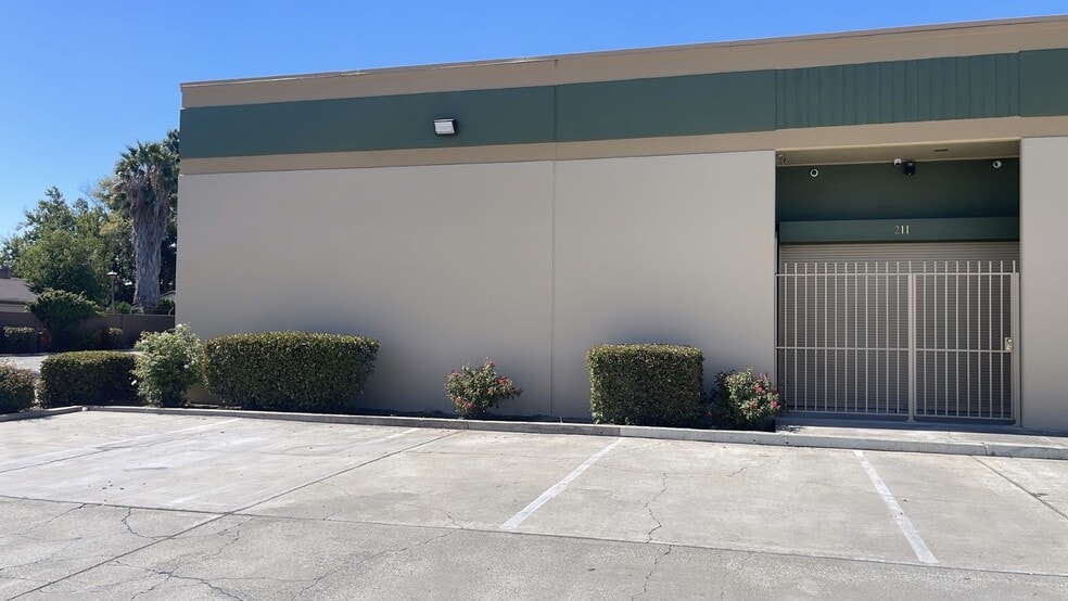 7746 Lorraine Ave, Stockton, CA for lease - Building Photo - Image 2 of 17