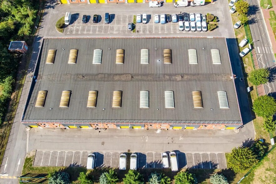 Flex in SAINT-OUEN-L'AUMONE for lease - Aerial - Image 2 of 8