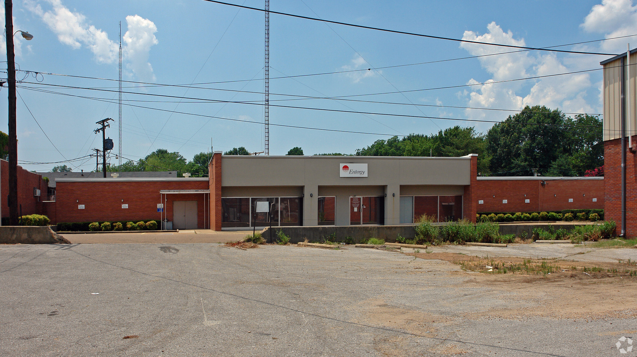 114 N Center St, Senatobia, MS for sale Primary Photo- Image 1 of 1